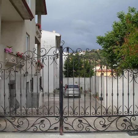 Bed & Breakfast Peonia Oliena